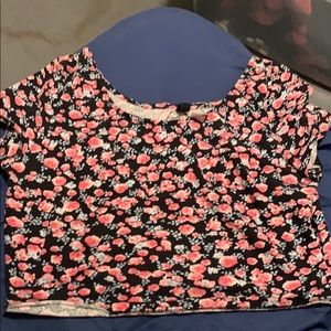 Crop floral shirt